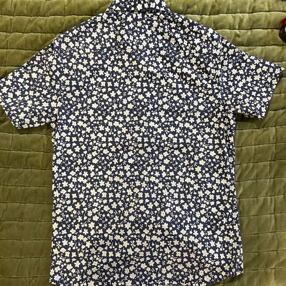A-Frame Men's Short Sleeve Button Down Hawaiian flowered shirt medium - Picture 4 of 5